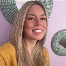 Danielle Putt's Instagram, Twitter & Facebook