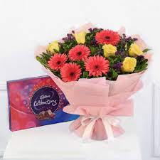 Something that will touch their heart, and which will be treasured for years to come. Order Bunch Of 10 Mix Flowers With Cadbury Celebrations Online At Best Price Free Delivery Igp Flowers