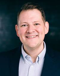 Tara Hines, REALTOR®, Real Estate Agent