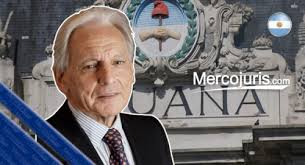 Homenaje en conmemoración de los cincuenta años de la fundación del  Instituto Argentino de Estudios Aduaneros (1970-2020) *