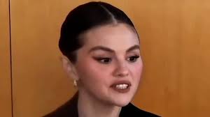 Selena Gomez admits she felt 'alone' and 'didn't like anyone' for FIVE  years after Justin Bieber split : r/popculture