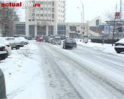 Update Video Nămeţi Baia Mare Acoperită De Zăpadă Soferii Abia Putea Controla Masinile Pe Soselele Alunecoase In Judeţ Drumurile Sunt Deschise Dar Cu Zăpadă Prefectul In Control Prin Judeţ