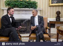 U S President Barack Obama Visits With Abraham Lincoln Interpreter And Actor Fritz Klein Of Springfield Illinois In The Oval Office Of The White House October 28 2016 In Washington Dc Stock Photo Alamy