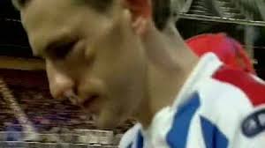 VIDEO ÎNFIORĂ‚TOR** L-a lovit CFR-ul: Sălăgeanu a părăsit terenul ca după  un meci cu Tyson!