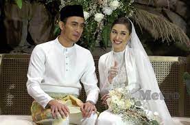 Zahirah atau nur zahirah macwilson zainol, 25, berkongsi foto dia dan suaminya dalam perjalanan pulang ke. Zahirah Aiman Sah Suami Isteri