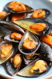 Mussels With White Wine Smoked Garlic Parsley Butter And Thyme Recettes De Cuisine Nourriture Delicieuse Et Recette A Base De Poisson