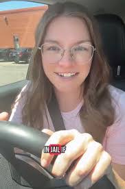 Lynne Snow's Instagram, Twitter & Facebook