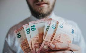 Maybe you would like to learn more about one of these? AnalizÄ Deloitte Cum Este Taxat In Romania Un Salariu Brut De 1000 De Euro In ComparaÈie Cu Alte ÈÄri Din Europa CentralÄ Èi De Est