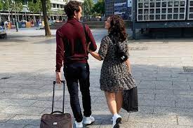 Seit fünf jahren sind ronja forcher und felix briegel ein paar, jetzt hat er ihr die frage aller fragen gestellt. Ronja Forcher Der Bergdoktor Star Ist Verlobt Gala De