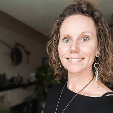 Danielle Dickson's Instagram, Twitter & Facebook