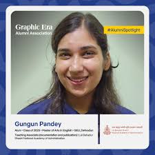 Students of the 21st batch were presented with tokens and certificates for  the successful completion of a group project