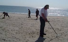 This is the best metal detector for leisure detecting and or coin shooting on the beach. Metal Detectors Find Treasures Trash And Everything In Between At Local Beaches Williamsburg Yorktown Daily