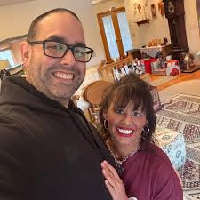 Amber M Pettit-Zeeff (@ambermzeeff) • Facebook