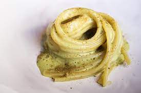 Nei più famosi ristoranti c'è sempre un cuoco che si dedica alla realizzazione del dessert al piatto gourmet e alle decorazioni piatti antipasti e a tutti i piatti originali, tra dolci e. Ricetta Linguine Pistacchio E Liquamen Chef Floriano Pellegrino Reporter Gourmet