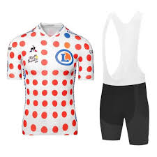 L'inimitable peter sagan vise un septième succès au classement par points de la grande boucle, pour être le seul détenteur du record des maillots verts, qu'il s'il gagne moins souvent en 2019 (3 succès), le slovaque garde son sens de l'humour. Maillot Vert Tour De France Cdiscount