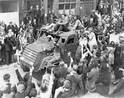 In 1945 wordt de nationale viering van de bevrijding op 30 augustus gevierd, de verjaardag van koningin wilhelmina. 5 Mei Bevrijdingsdag