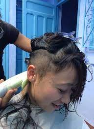 世界一周 ヒトリポート サヨナラ の仕方 ヘアカット ショート 刈り上げボブ 丸刈りの女の子