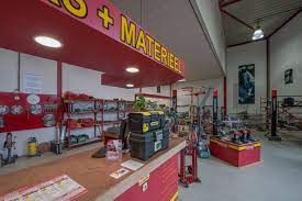 de volledige winkel van bo rent in winschoten is door luximprove voorzien van led highbay klokarmatuur lampen deze lampen zorg noodverlichting verlichting led
