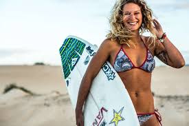 When and where janni hönscheid was born? Janni Honscheid Auf Die Rtl Promi Insel Surfers Mag