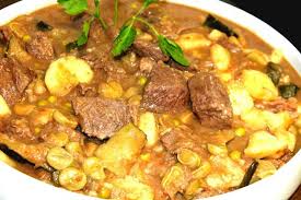 Se trata de un guiso hecho con filetes finos de ternera. Estofado De Ternera Con Patatas La Cocina De Masito