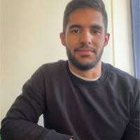 1100+ perfiles de «Eduardo Carlos»