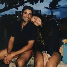 Elmer figueroa arce (born june 28, 1968), better known under the stage name chayanne, is a puerto rican latin pop singer and actor. El Pais De Los Jovenes