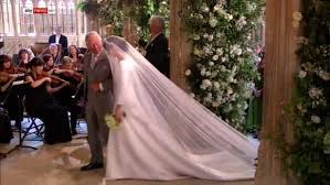 The most common meghan markle gown material is metal. Meghan Markle Wedding Dress First Look At Bride S Spectacular Gown As She Arrives At Church Mirror Online