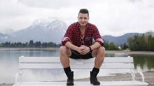 Der neue sommerhit von andreas gabalier. Neue Single Andreas Gabalier Tanzt Fur Die Bunte Liebe Promiflash De