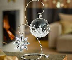 Maybe you would like to learn more about one of these? Premysleli Jste Cim Letos Ozdobite Stromecek Co Takhle Krasnymi Dekoracemi Znacky Swarovski Crystal Figurines Swarovski Christmas Ornaments Crystal Figurines