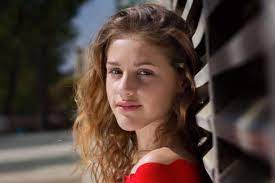 Lou De Saint Nazaire A Ete Finaliste De The Voice Kids L An 931624 657x438p Jpg 657 438 Jeunes Actrices Chanteur Actrice