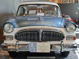 The early preproduction models can be identified by the grill, which is divided in two and has vertical bars. Sachsenring P 240 Fotos Fahrzeugbilder De