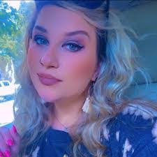 Abigail Weller's Instagram, Twitter & Facebook