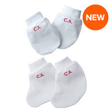 This bath towel set is made from a quality soft cotton and is embroidered with a unique train design along with baby's or child's name. Personalised Baby Gifts Worldwide Babies First Gift Photo Frames