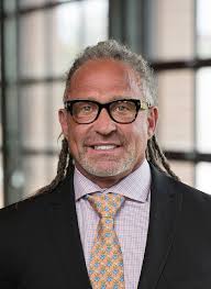 Steve Hess's Instagram, Twitter & Facebook