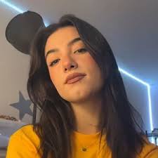 lily riddle (@_lily.riddlee_)