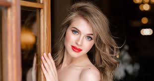 Born 31 december 1998) is a russian model and beauty pageant titleholder who was crowned miss russia 2019. Na Konkurse Miss Vselennaya 2020 Rossiyu Predstavit Alina Sanko Imedia Md