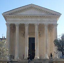 A corinthian capital figure of a column from the interior decoration of the cell of the temple of concordia. Maison Carree Wikipedia