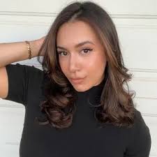 Katherine 🖤 (@theheartofa1000yardstare)