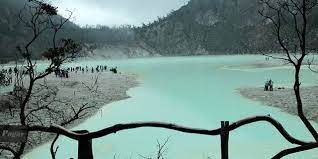 Bagi yang hobi menguji nyali, silakan melompat dari salah satu batu yang tingginya lebih dari 5 meter. 28 Tempat Wisata Di Bandung Paling Hits Dan Terlengkap 2019 Beserta Tarifnya Dream Co Id