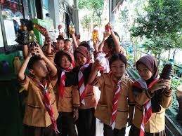 Sd negeri sidorejo lor 4 7.8 km. Sdn Kandangan I Terus Peduli Lingkungan Dan Kesehatan Forum Kota Surabaya Sehat