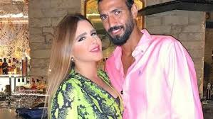 بدأ النادي حديثا دخول مجال كرة القدم، حيث تدرج في. Ø²ÙˆØ¬Ø© Ø±Ø§Ù…ÙŠ ØµØ¨Ø±ÙŠ ØªØ±Ø¯ Ø¹Ù„Ù‰ Ø§ØªÙ‡Ø§Ù…Ù‡ Ø¨Ø§Ù„ØªÙÙˆÙŠØª ÙÙŠ Ù…Ø¨Ø§Ø±Ø§Ø© Ø§Ù„Ø£Ù‡Ù„ÙŠ Ø§Ù„Ø±ÙŠØ§Ø¶Ø© Ø§Ù„ØµØ¨Ø§Ø­ Ø§Ù„Ø¹Ø±Ø¨ÙŠ