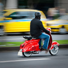 Anda alami tangan kebas selepas bangun tidur? 5 Cara Agar Gak Cepet Capek Saat Naik Motor Jarak Jauh