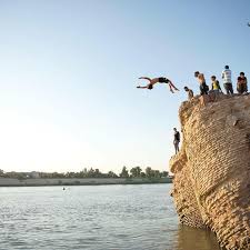 تداول نشطاء على مواقع التواصل الاجتماعي مقطع فيديو يظهر خروفا هاربا كاد أن يتسبب في كارثة على طريق سريع بالسعودية. Ù…Ø´ÙˆÙŠØ§Øª Ø­Ù„ÙˆÙ„Ùˆ Ø¨ÙŠØ¶ ØºÙ†Ù… 18 Ø§Ù„Ø§Ø¹Ø¸Ù…ÙŠØ© Ø§Ù„Ø³ÙÙŠÙ†Ù‡ Ù‡ÙŠØ¨Øª Ø®Ø§ØªÙˆÙ†