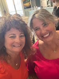 Look at how cute my lunch date is! 🐢🍴💚