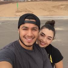 Eli Menchaca (@menchacaeli)