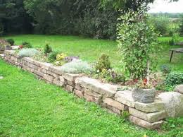 Trockenmauer Aus Sandstein Bauanleitung Zum Selber Bauen Trockenmauer Gartenmauern Garten Gestalten