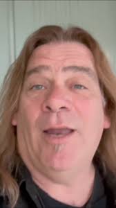 Cheers from Newfoundland Noah Kahan