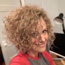 Gina Perfetti's Instagram, Twitter & Facebook