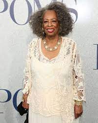 In 1974 she became the first female managing editor of a major u.s. C14ozxzzy7vx1m