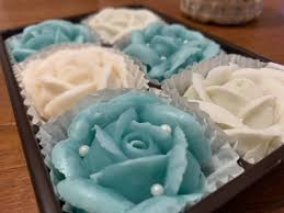 ขนมอาลัวกุหลาบ เป็นขนมที่ทำจากแป้ง ผิวด้านนอกเป็นน้ำตาลแข็ง ส่วนเนื้อด้านในจะเป็นแป้งหนืด กรอบอร่อย หอมหวาน หล่อลงใน. à¸£ à¸§ à¸§ à¸‚à¸™à¸¡à¸¥ à¸‡à¸à¸°à¸› à¸² à¸­à¸²à¸¥ à¸§à¸ à¸«à¸¥à¸²à¸š à¸‚à¸™à¸¡à¸— à¸ªà¸§à¸¢à¸— à¸‡à¸£ à¸› à¹à¸¥à¸°à¸ˆ à¸šà¸ à¸«à¸­à¸¡ à¹€à¸­ à¸¢ à¸à¸¥ à¸™à¸«à¸­à¸¡à¸£à¸ªà¸Šà¸²à¸• à¸­à¸£ à¸­à¸¢à¸ˆà¸™à¸• à¸­à¸‡à¸šà¸­à¸à¸• à¸­à¸ˆ à¸² Wongnai